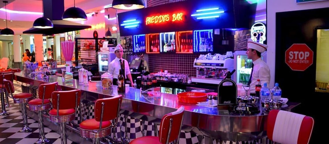 american-diner-red-chairs-cafe-restaurant